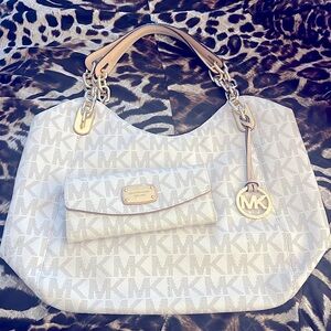 Micheal Kors bag & wallet 🤍